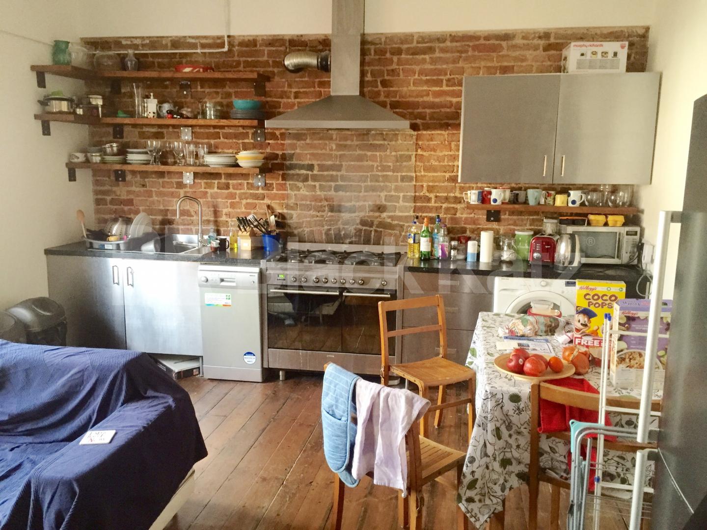 			NEW INSTRUCTION, 3 Bedroom, 1 bath, 1 reception Apartment			 Gleneldon Road, Streatham Common